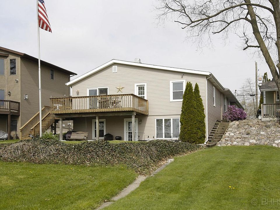 15461 barton lake drive-101