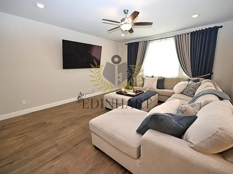 1439 E Via Albero Dr — Photo 13