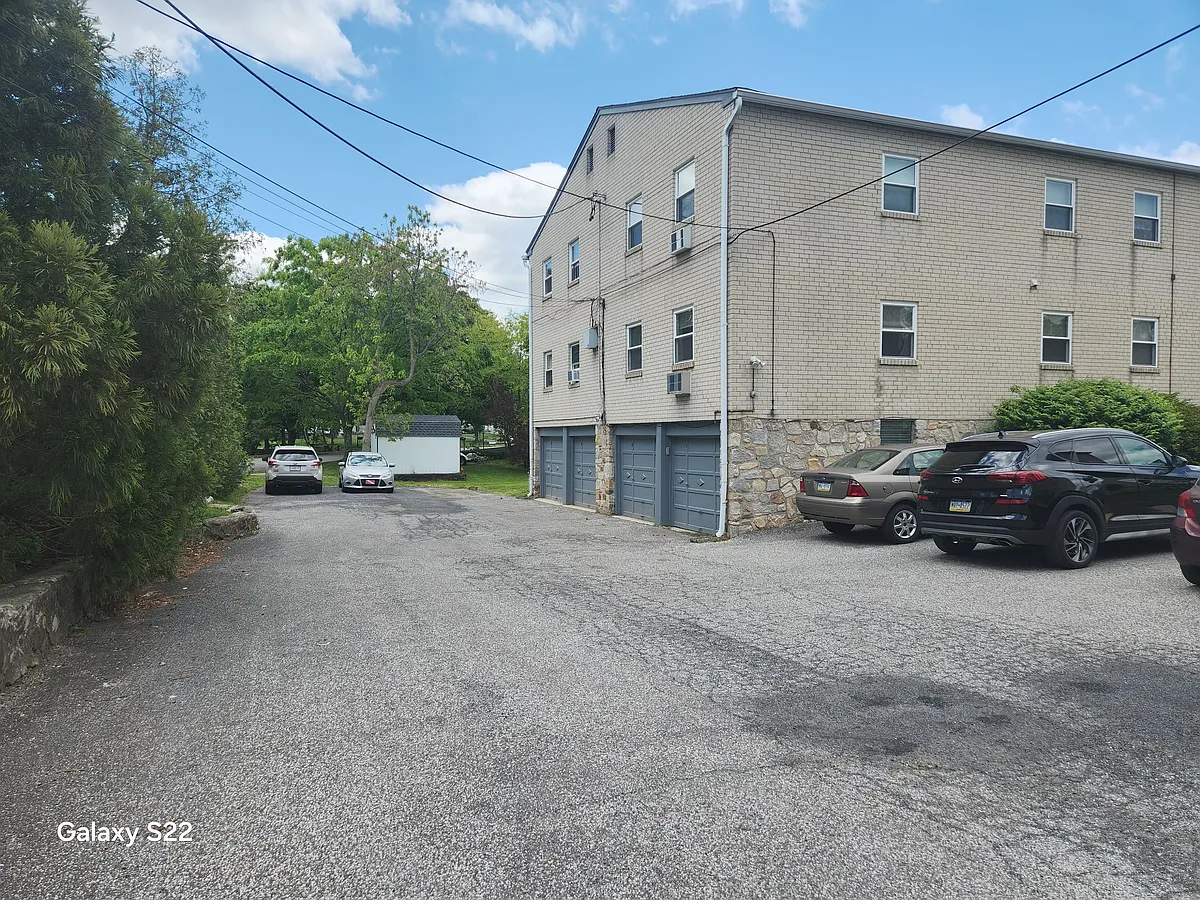 Building Photo - 354 S Swarthmore Ave #B1