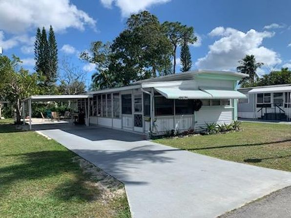 84 Bridgette Blvd, Lake Worth, FL 33463