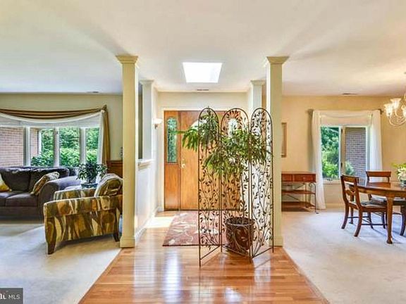 3rd image of 8350 Beaver Ct