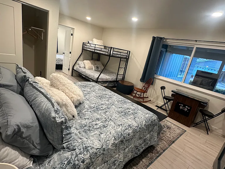 1231 Jobs Peak Dr — Photo 11