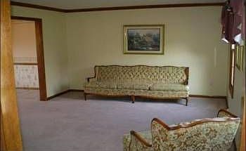 3rd image of 185 Autumn Hill Dr