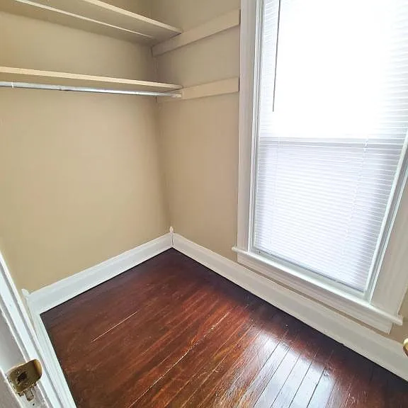 426 1/2 E Market St — Photo 9