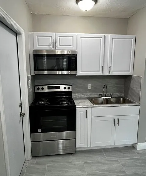 217 SW Avenue D #2 — Photo 6
