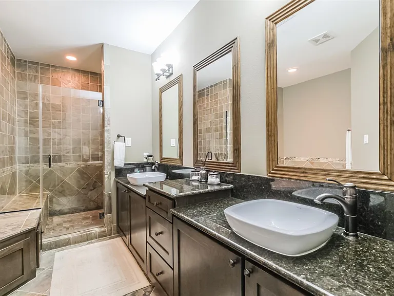 166 Reinicke St — Photo 32