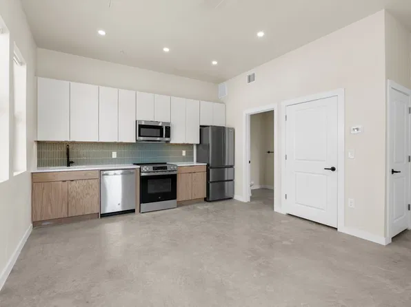 725 W Ashby Pl, San Antonio, TX