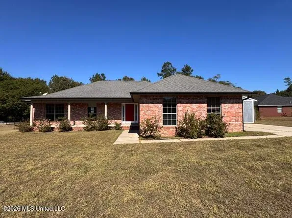 4 Deerwood Dr W, Perkinston, MS 39573
