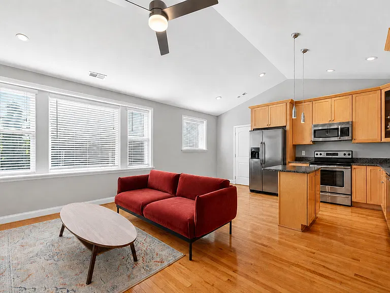 7517 Oxford Dr #3B — Photo 1