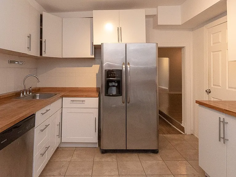 3511 W Dickens Ave #2 — Photo 3