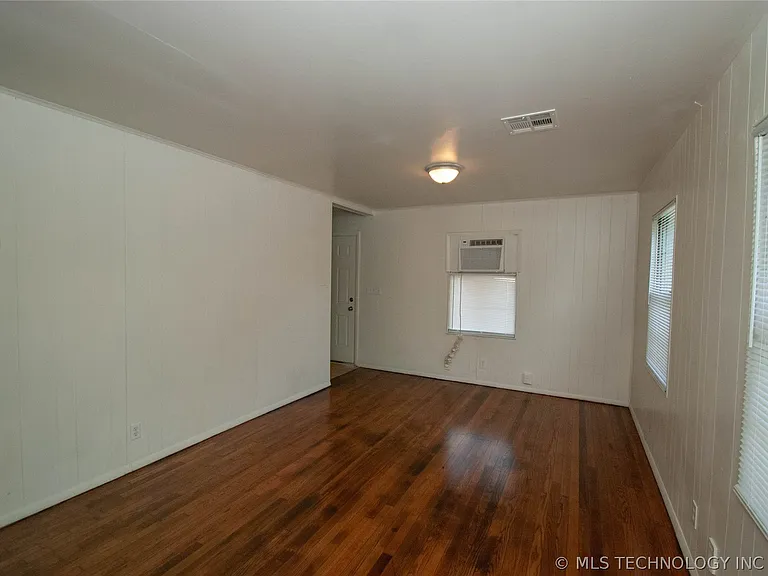 216 S 69th Ave E — Photo 7