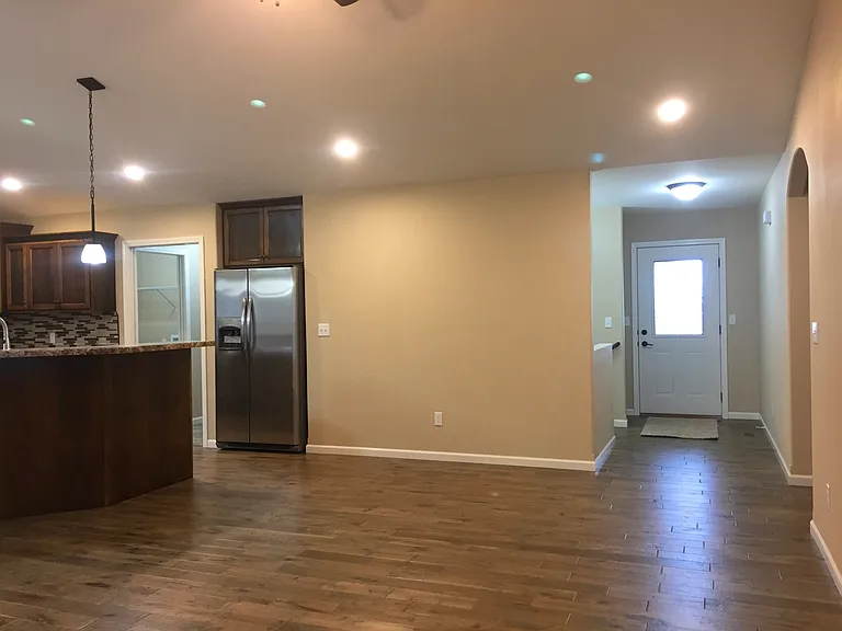 4039 Westminister Dr — Photo 6