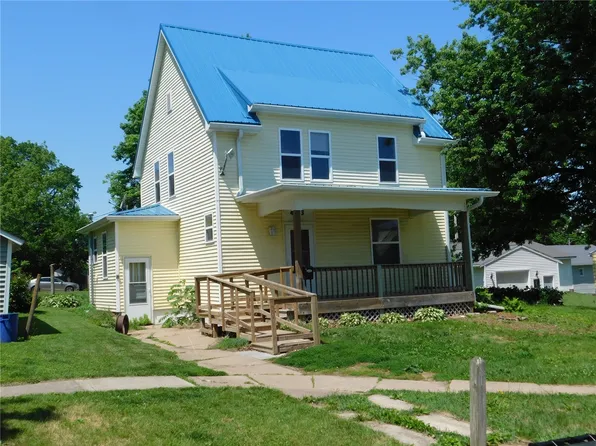 403 Walnut St, Tipton, IA 52772