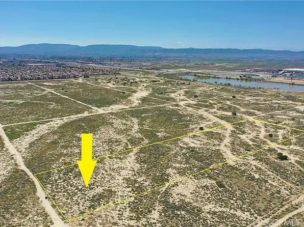 15 Stw Vic Ave E, Lancaster, CA 93536