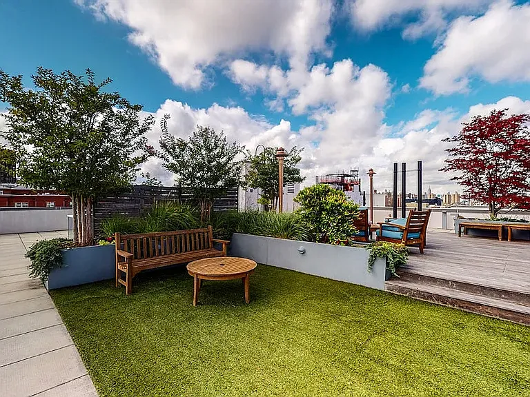 180 Franklin Ave #303 — Photo 16