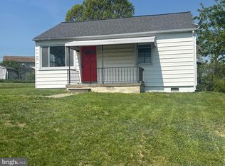 16 Yawmeter Dr, Baltimore, MD 21220