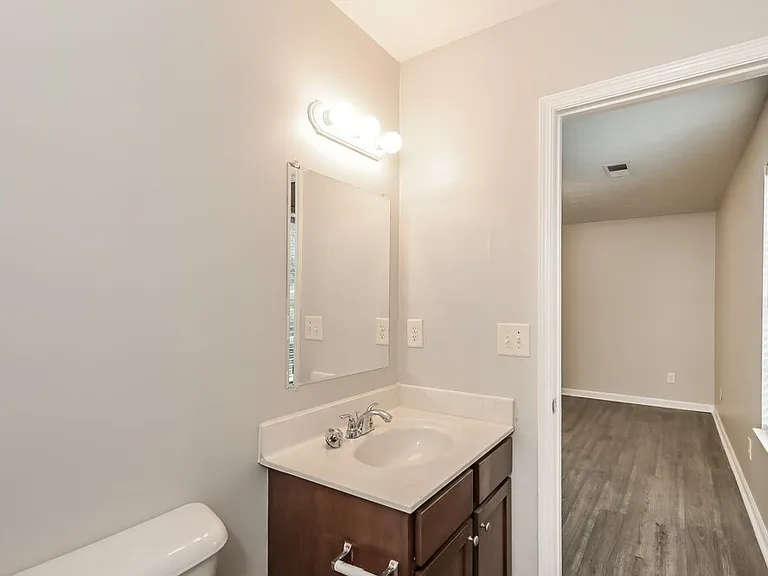 401 Sherwood Oaks Rd — Photo 10