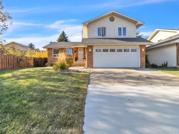 76 Gariepy Cres NW, Edmonton, AB T6M 1A1