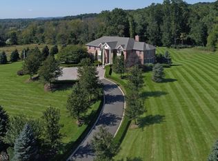 11 Springcroft Rd, Far Hills, NJ 07931