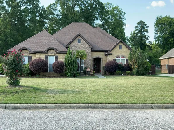 134 Cantabury Ln, Millbrook, AL 36054