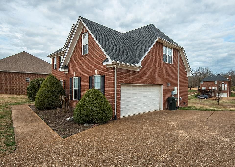 2nd image of 7108 Locksley Ln