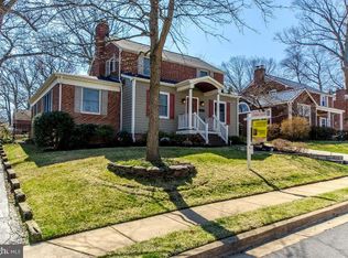 6122 11th Rd N, Arlington, VA 22205