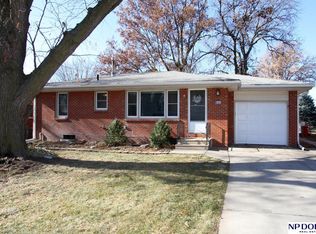 811 E Avon Ln, Lincoln, NE 68505