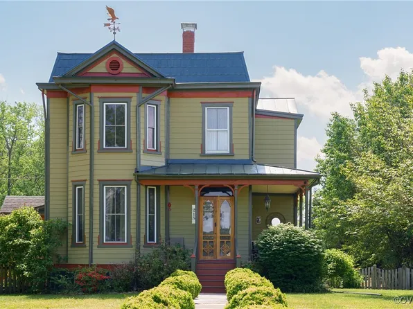 215 Fredericksburg Ave, Louisa, VA 23093