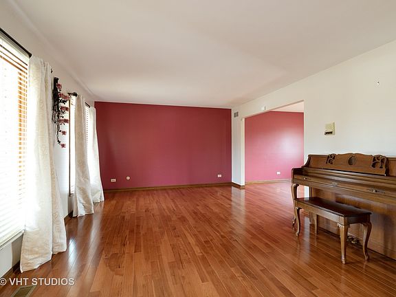 2nd image of 3108 Bonnie Brae Cres