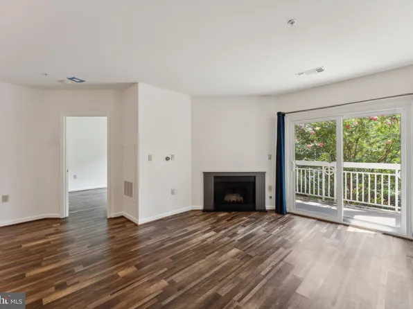 2204 Westcourt Ln APT 209, Herndon, VA 20170