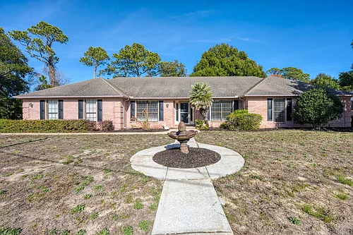3 Neptune Dr Photo 1