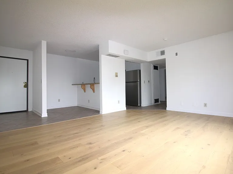 14029 Foothill — Photo 2