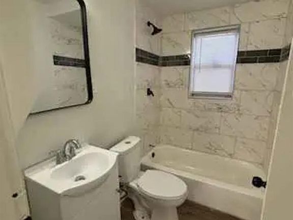 4th image of 1004 N Highland St