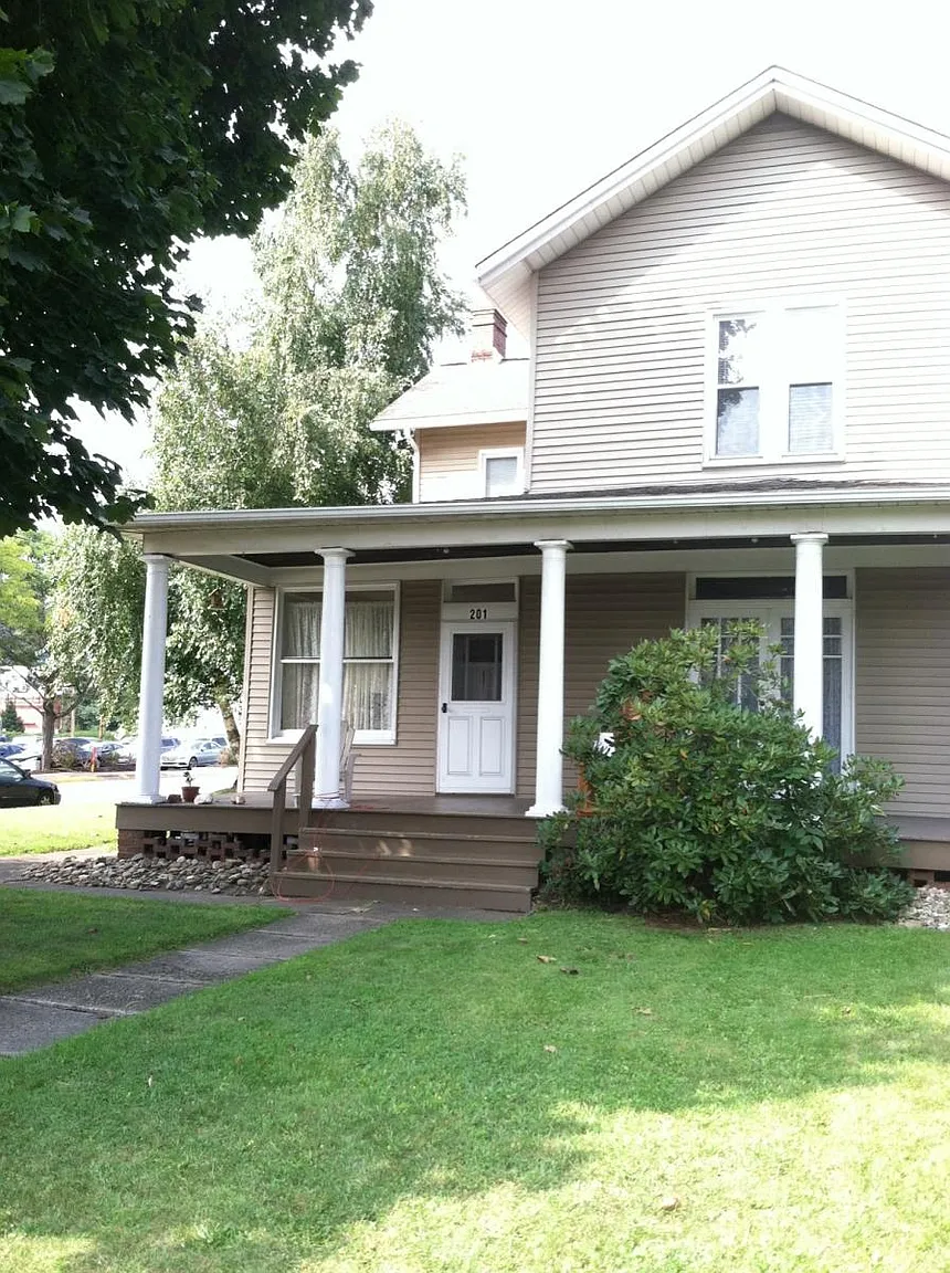 201 Colfax St photo 1