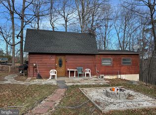 692 Plum Tree Ln, Berkeley Springs, WV 25411