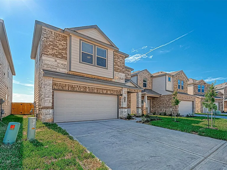 7910 Cypress Country Dr — Photo 3
