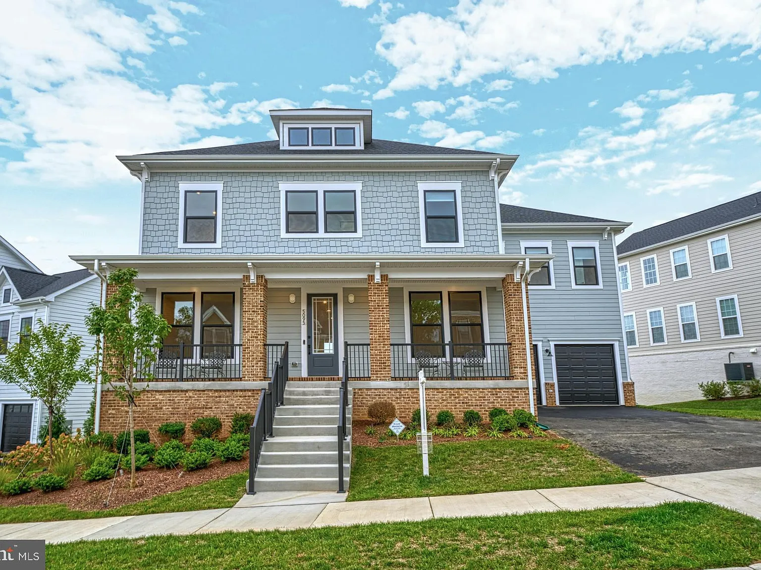 4 bed, 3.5 bath, 4871 sqft, $4,100 — Photo 1