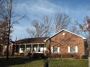 1160 Grand Oak Dr, Carbondale, IL 62901
