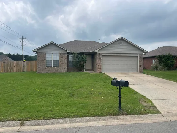 805 Brownstone Dr, Conway, AR 72034