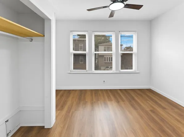 296 Pearsall Avenue image 16 of 18