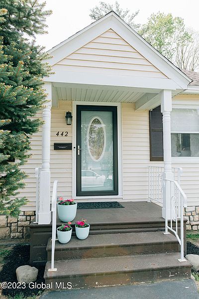 5th image of 442 Duglin Avenue