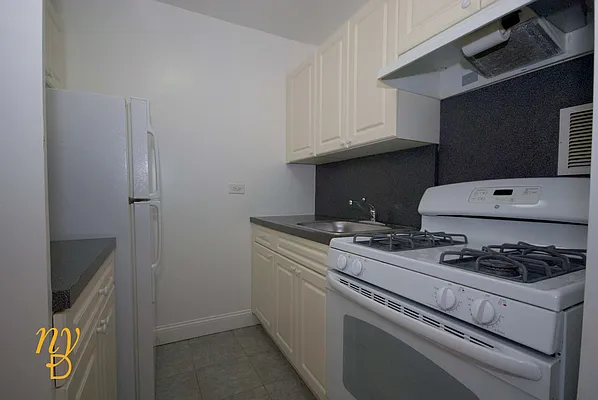 Rented by New York Dwellings LLC | media 11