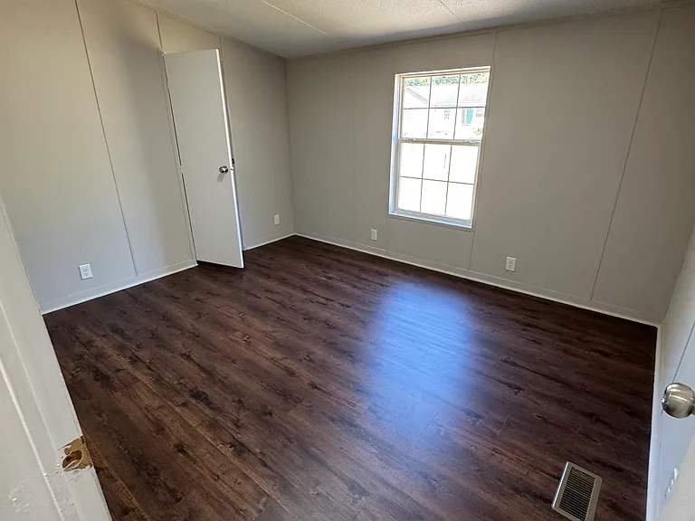 223 Barewood Dr — Photo 15
