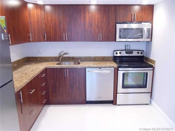 2450 NE 135th St APT 812, North Miami, FL 33181