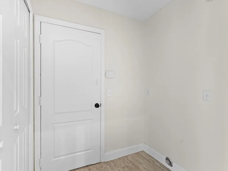 2141 SW Bayshore Blvd — Photo 24