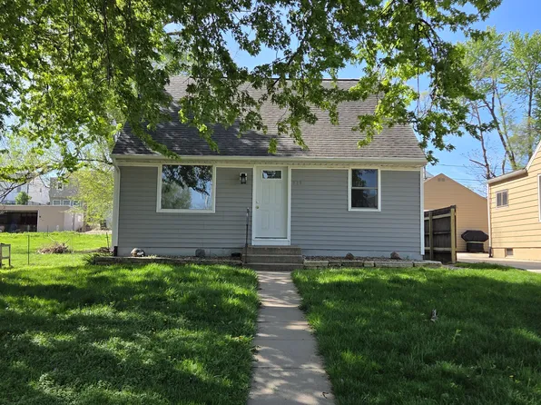 929 21st Ave SW, Cedar Rapids, IA 52404