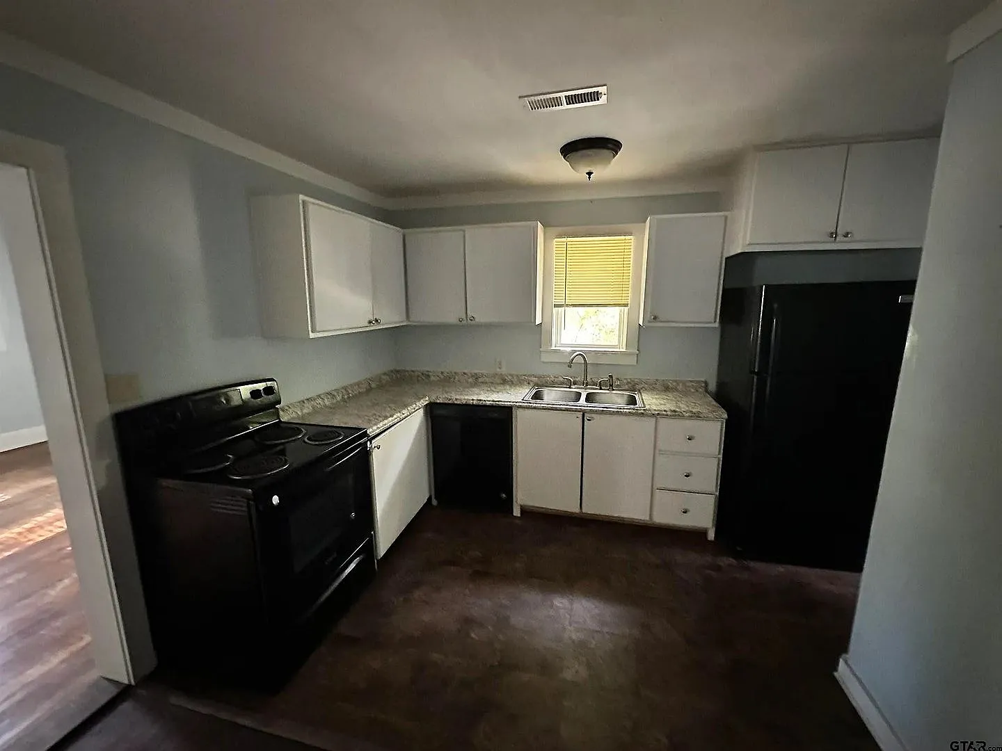 2 Bedroom 1 Bath Home for Rent!! — Photo 2