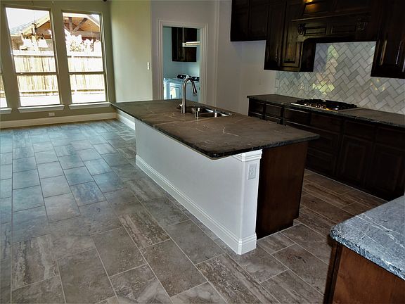 3rd image of 528 Sun Meadow Dr