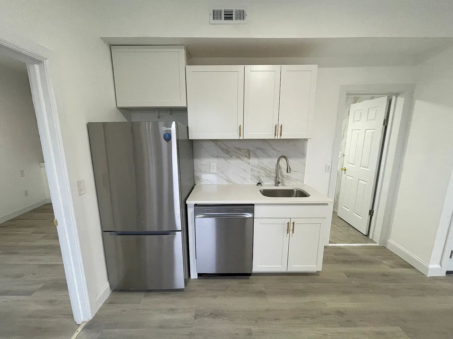 2 bed, 1000 sqft, $1,500 — Photo 4