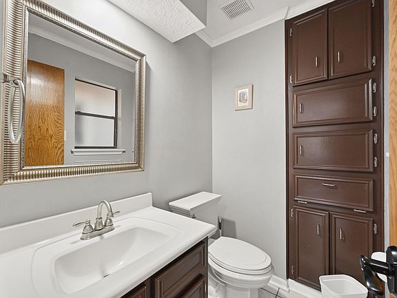 4th image of 19507 Gamble Oak Drive